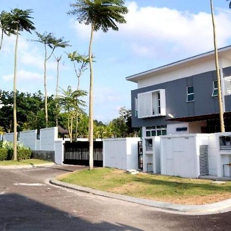 Johor Desaru Beach Semi-D Bungalow Villa Exterior photo